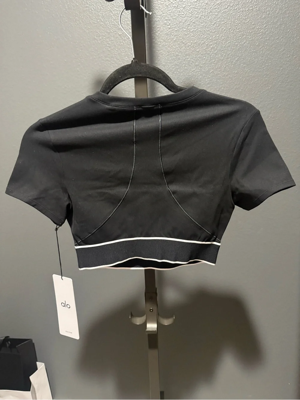 Alo Amp It Up Short Sleeve Bra (NWT)